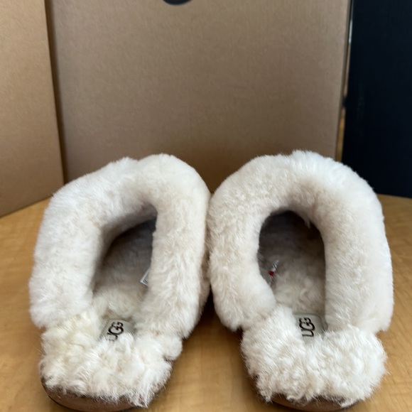 Ugg Women’s Scuffette Slipper - Picture 4 of 7